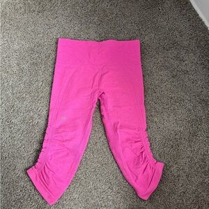 Lululemon in the flow ruched pink capri legging sz 4